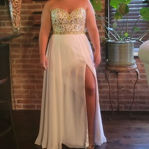 Formal dress/prom dress